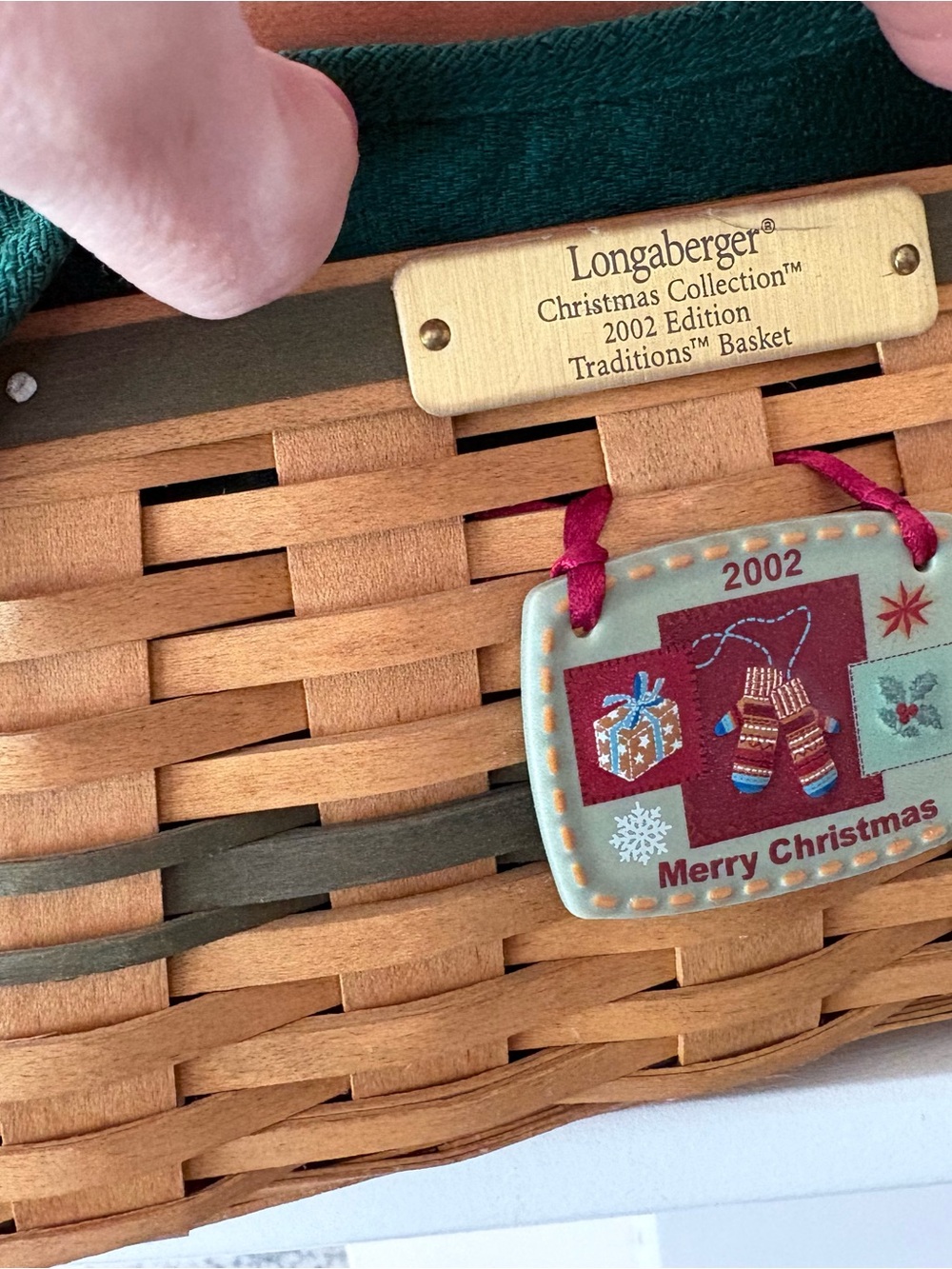 Longaberger 2002 Christmas Traditions Basket with Ceramic Tag